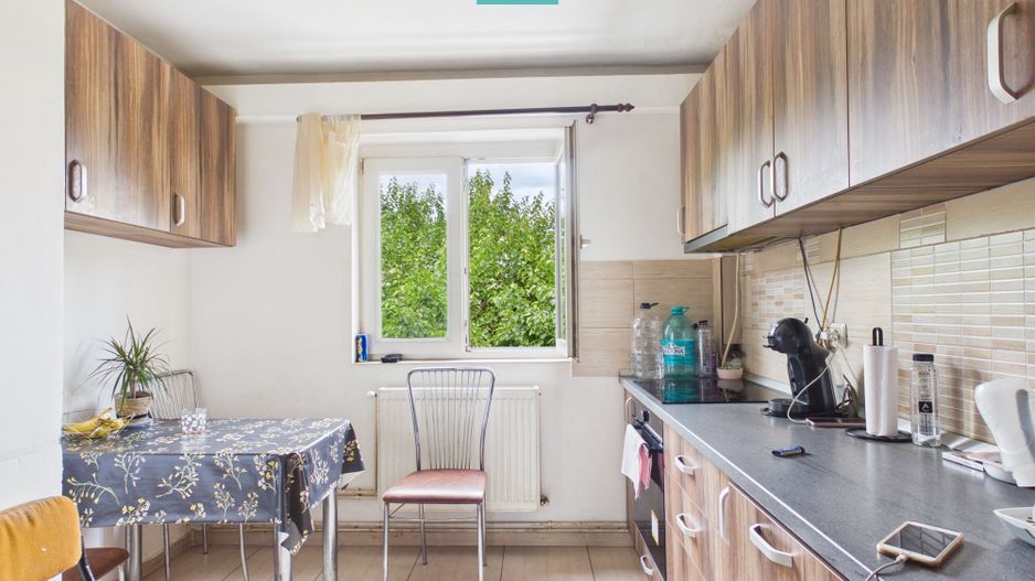 Apartament 3 camere Etaj 3 Zona Aurel Vlaicu - Poză 2