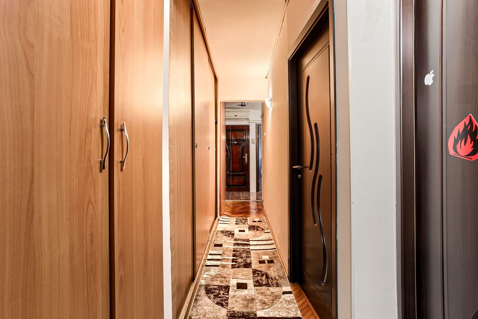 Apartament cu 3 camere zona Miorița etaj 4 - Poză 7