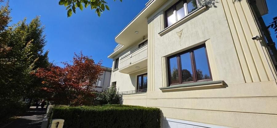 Vilă eleganta, in cartierul Domenii, lângă Arcul de Triumf si Manastirea Casin - Poză 1
