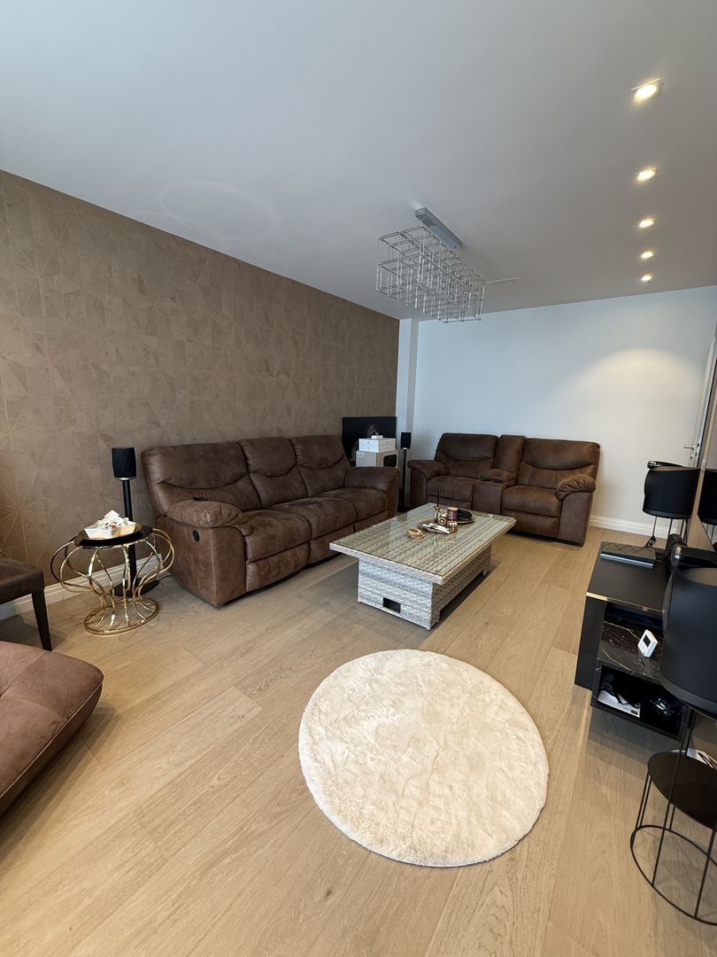 Casa de vânzare PREMIUM in Selimbar - Poză 1