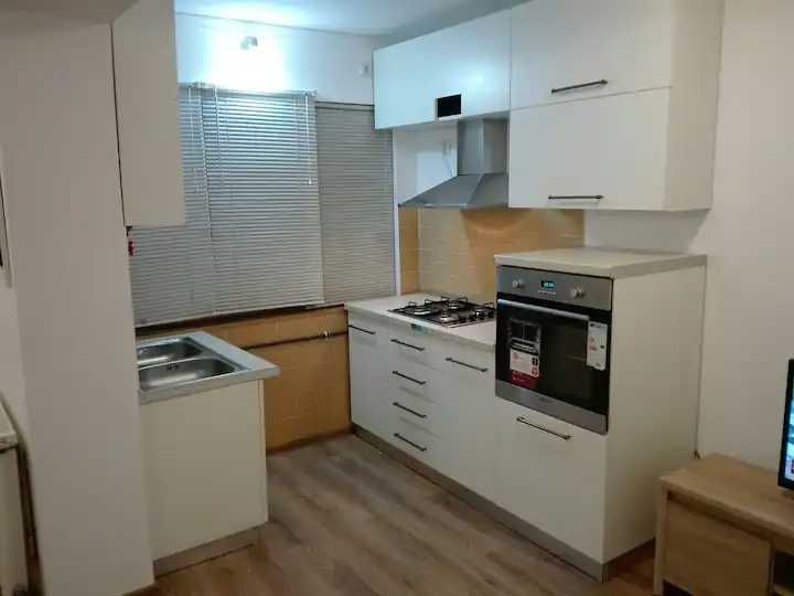Apartament cu 2 camere- ultracentral - Poză 2