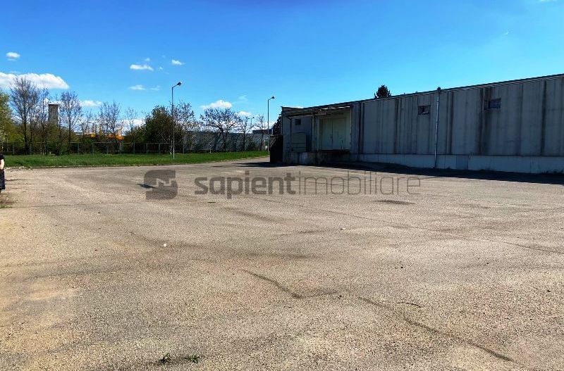 De inchiriat hala cu rampa  in Vama Bors - Poză 10