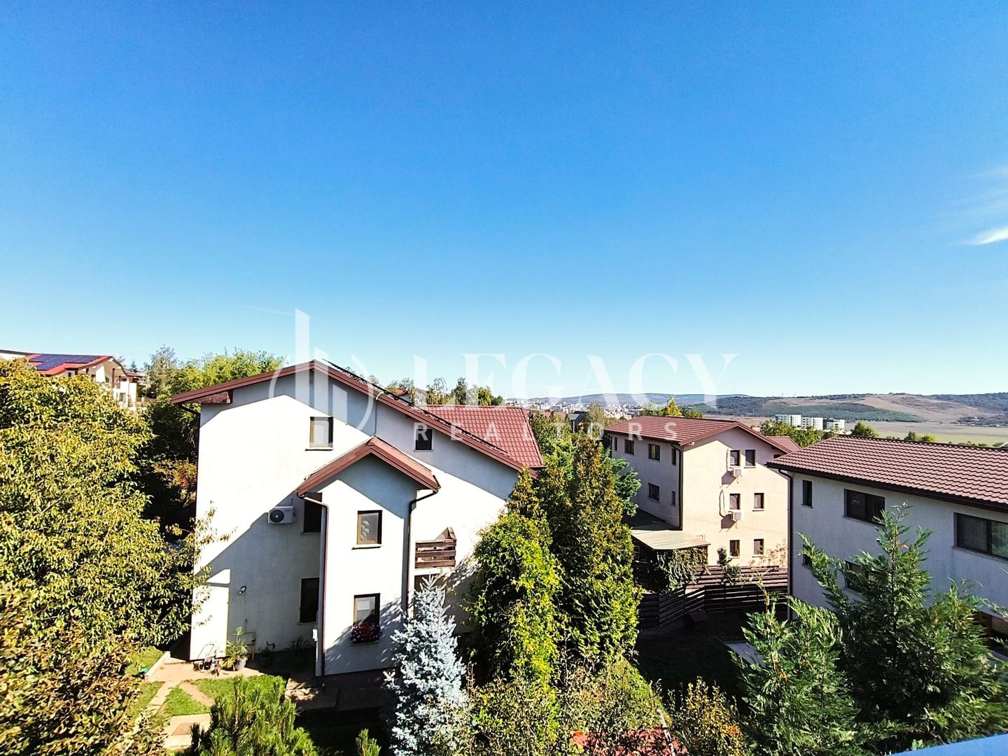 Locuință cochetă la mansardă, cu balcon și boxă de depozitare - Poză 31