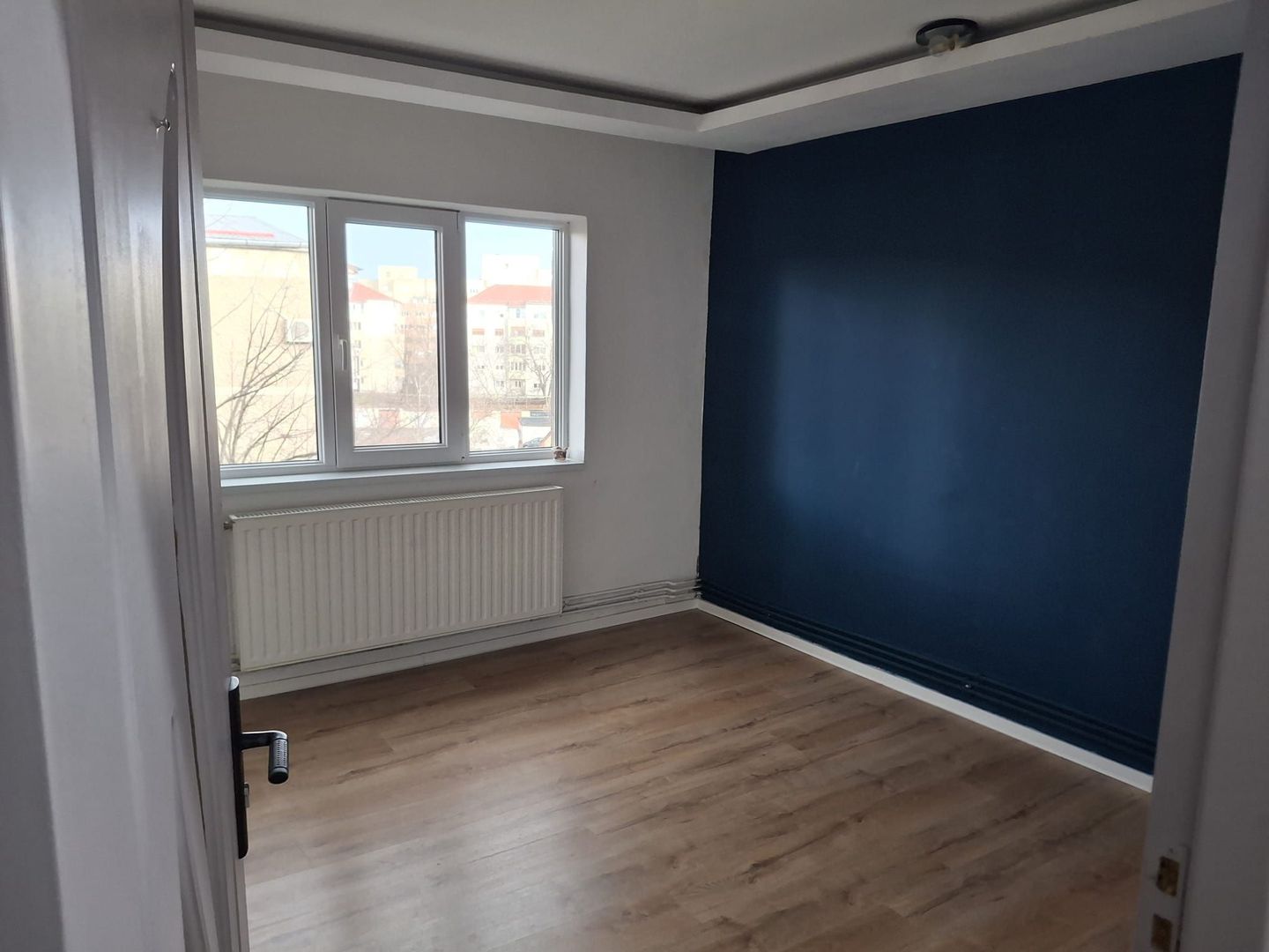 Aradului Vest | 3 camere | Decomandat | Centrală proprie - Poză 2