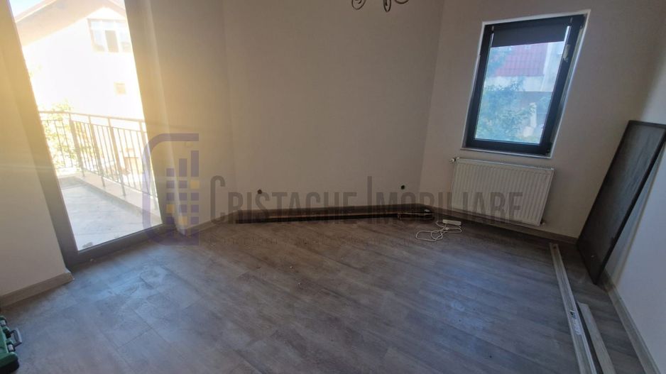 Titan_Apartament 2 camere_70 mp._nemobilat_pretabil birou - Poză 2