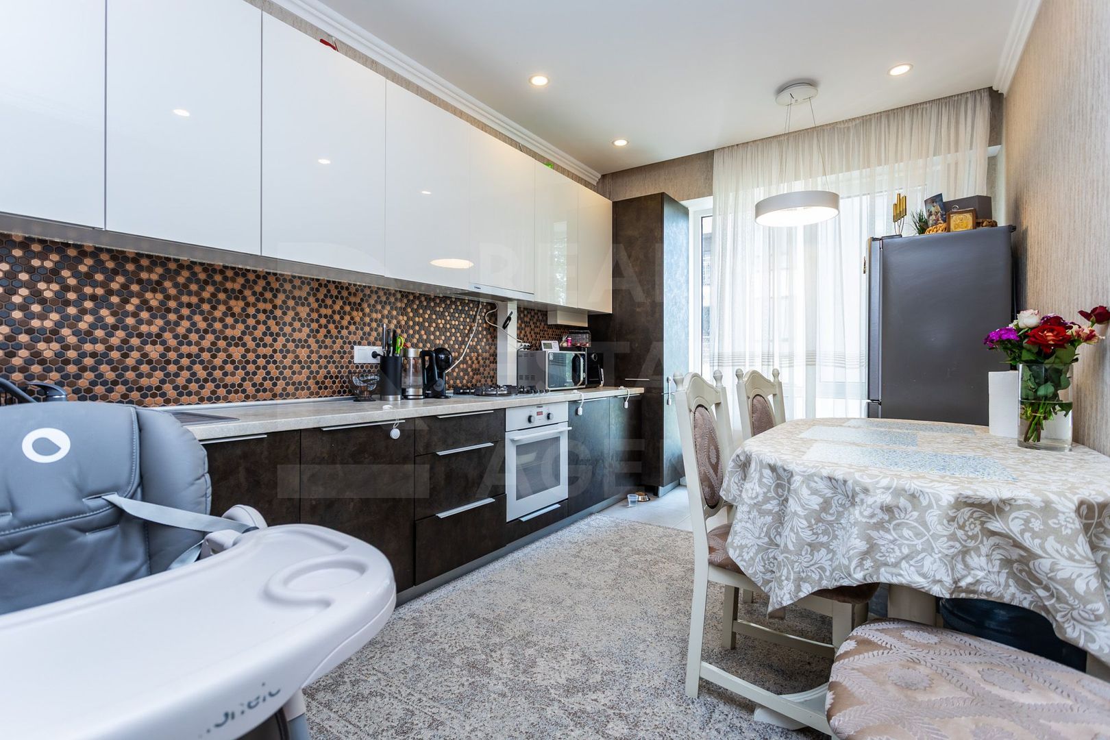 Vânzare, apartament, 2 camere, str. Milano, sectorul Buiucani - Poză 2