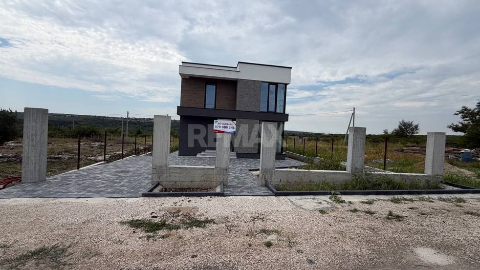 Casă modernă Hi-Tech de vânzare în Budești - Poză 7