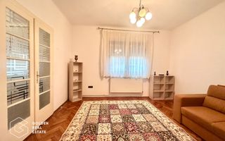 Casa centrala cu 3 camere, curte privata și gradina - Poză 4