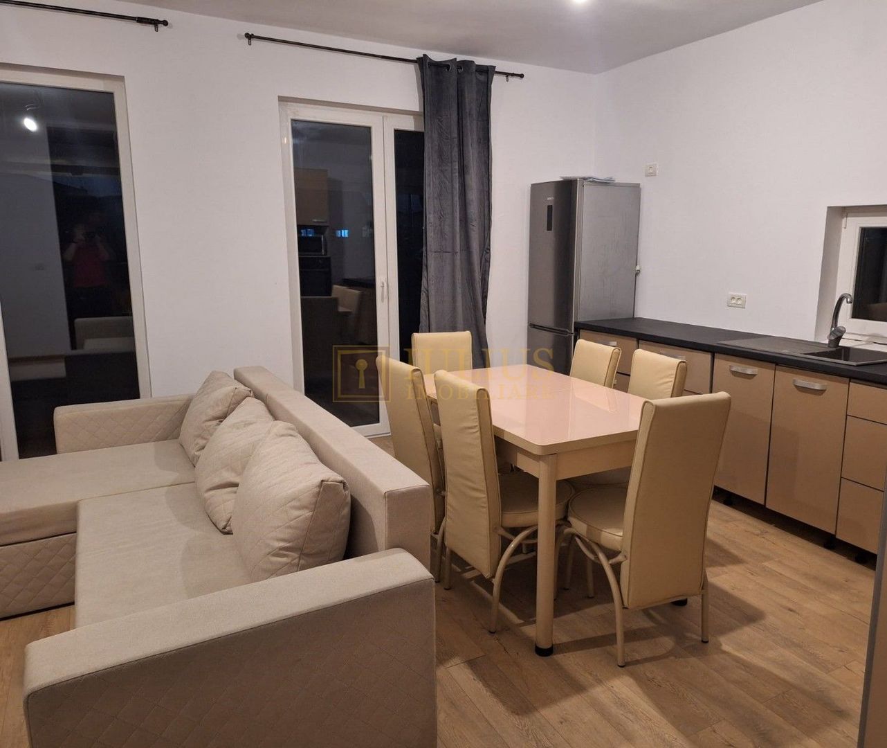 1/2 duplex spatios , spatiu verde generos, locuri de parcare-Mosnita - Poză 3