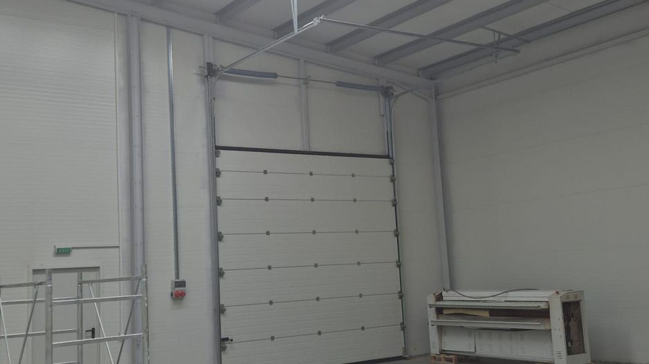 HALA DE VANZARE - Poză 3