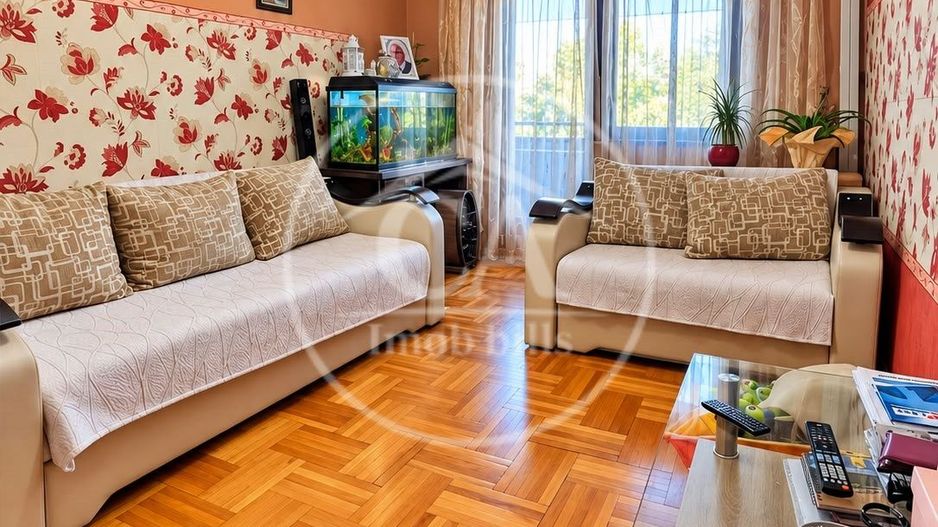 Apartament de vanzare cu 3 camere in zona Nufarul, Oradea - Poză 1