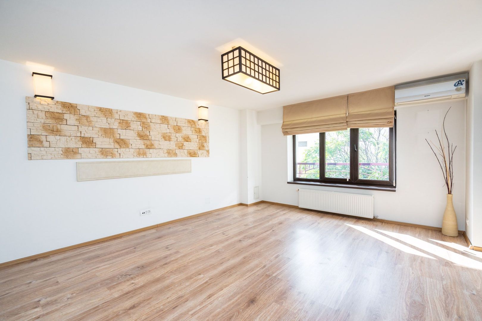 COMISION 0% - Apt.3 camere si Loc Parcare, bl. 1997, vedere gradina, metrou 8min - Poză 7