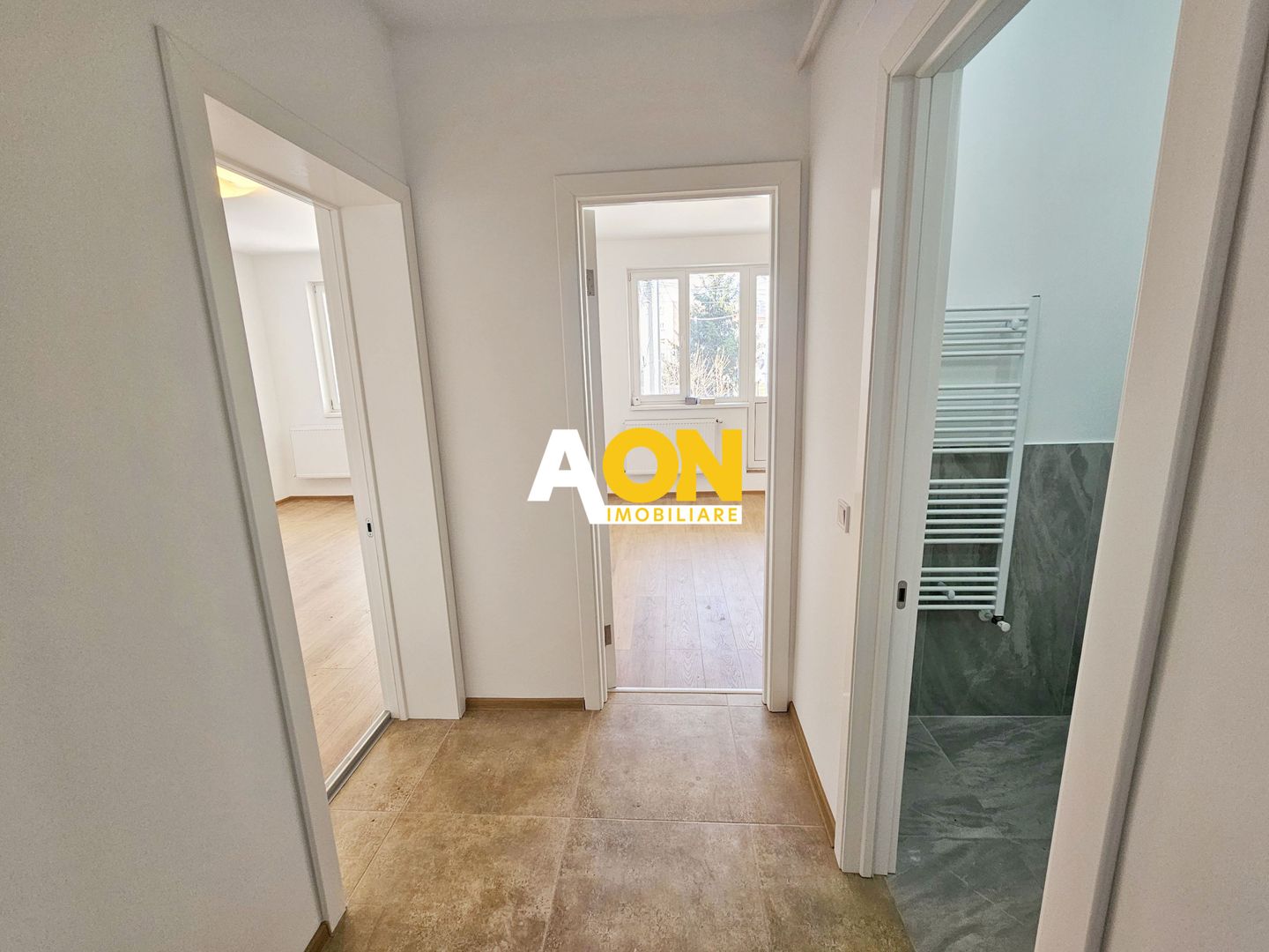 Apartament cu o camera, 40 mp utili + balcon 10 mp, etaj 1, Cetate - Poză 3