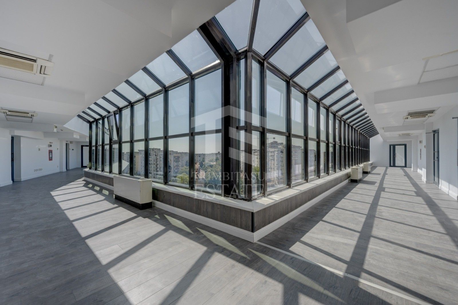 PLOIESTI -ultracentral | Spatii comerciale de inchiriat de la 21mp - Poză 4