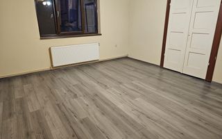 De vanzare casă lingă cetate - Poză 5