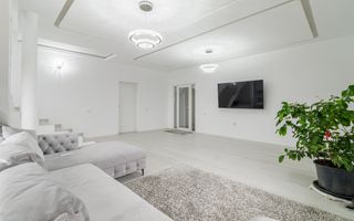 Casă pentru familie, 7 camere, teren mare și vedere la lac – Periș  - Poză 2