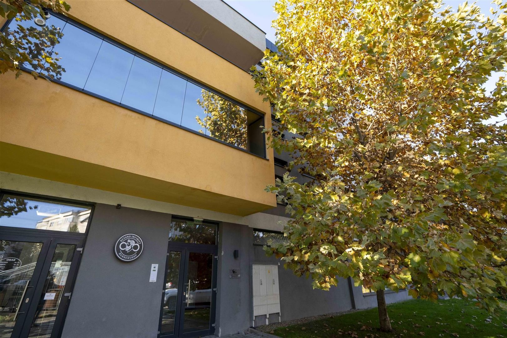 Apartament de vanzare 2 camere Bloc nou zona Decebal Oradea - Poză 1