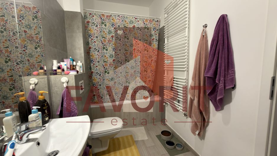 Decomandat. Cu gradina proprie. Mobilat si utilat - Poză 13