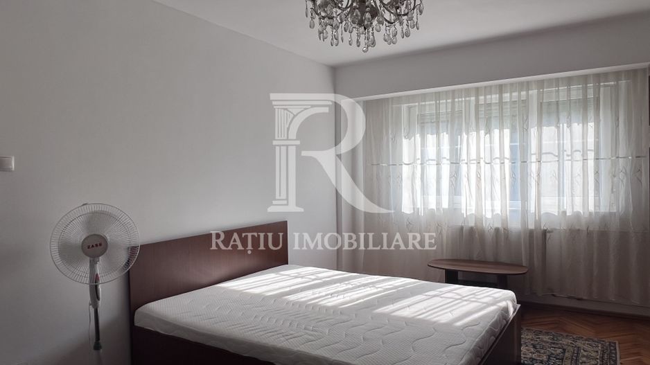Apartament cu 3 camere | Costache Negruzzi | Decebal | Oradea - Poză 2