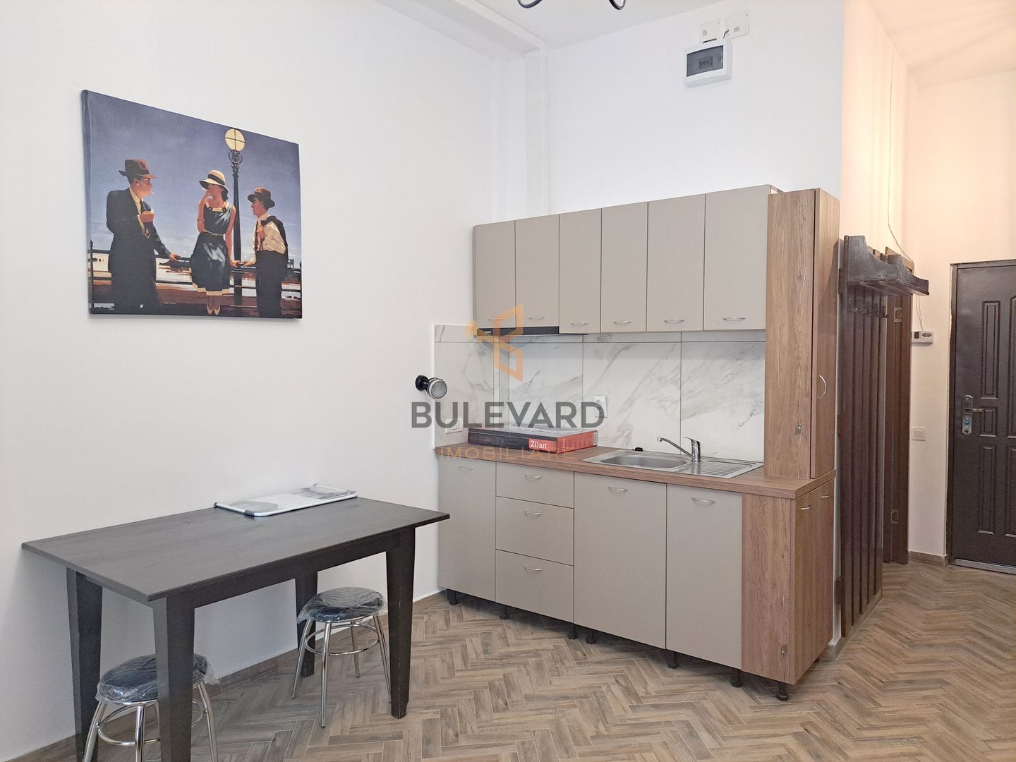 Garsoniera de inchiriata in zona Metro! - Poză 3