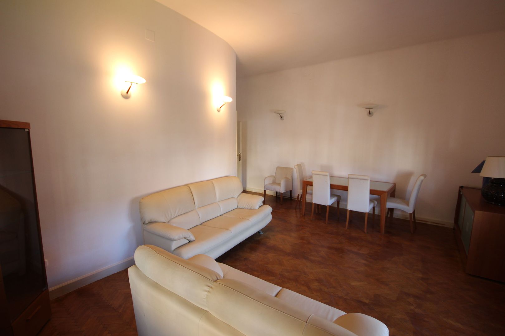 Apartament deosebit cu 3 camere în zona P-ta Victoriei - Poză 3