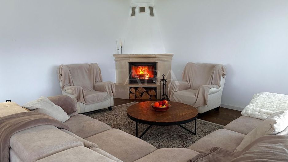 Penthouse spectaculos, 200 mp utili, terasă de 150 mp, zona Panemar. - Poză 1