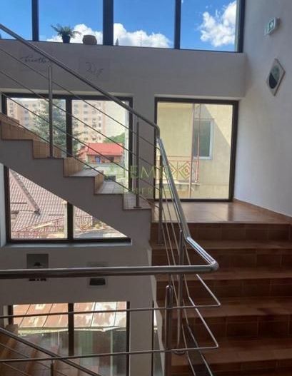 mobil stradal, pretabil clinică, școală sau spațiu de birouri,azil,after school - Poză 1