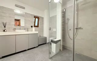 Vilă elegantă cu teren de aproximativ 1.000 mp - Poză 30