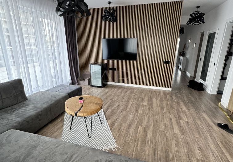 Penthouse modern cu terasă generoasă și parcare subterană. - Poză 1