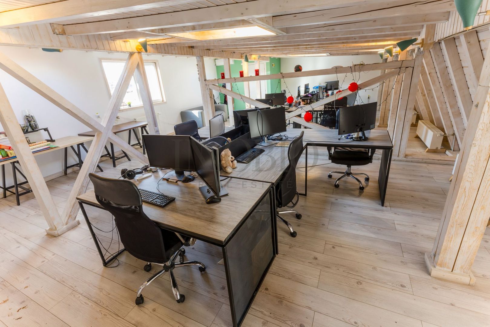 Vilă de închiriat 240 mp2 + curte | Spațiu birouri premium | P+3E - Poză 12