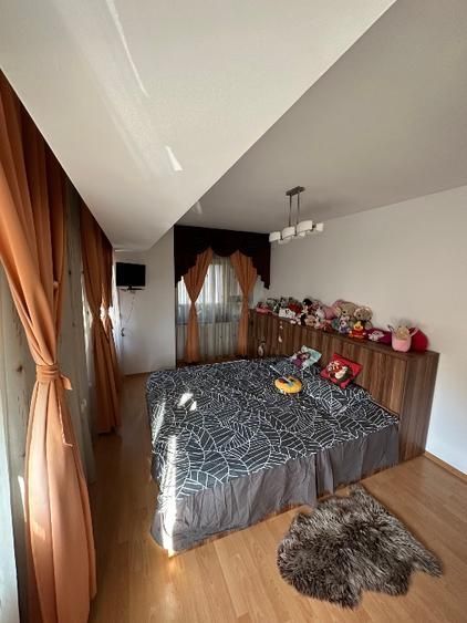 De inchiriat apartament cu 2 camere Complex Privilege, etaj1/13, 400 E - Poză 1