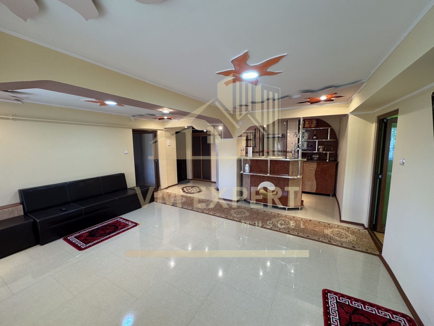 APARTMENT 3 CAMERE ZONĂ CENTRALĂ  PARTER CAMPULUNG - Poză 2