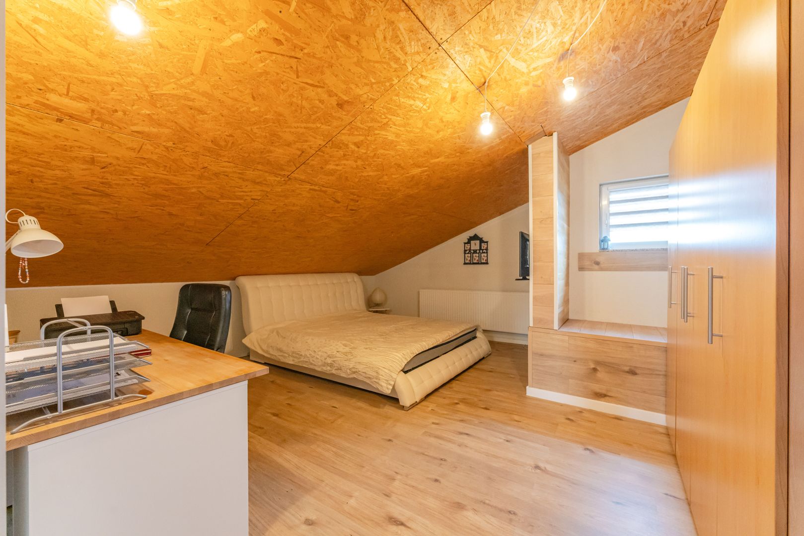 Casa mobilata utilata modern cartier Izvor Tarlungeni Brasov - Poză 14