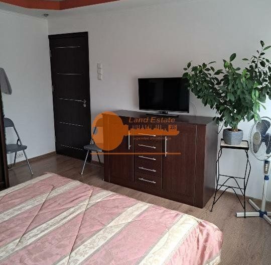 4 camere 13 septembrie - 1988 - Poză 3