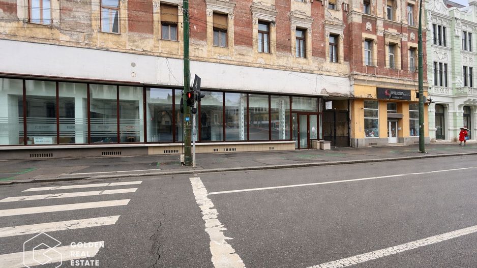 Spațiu comercial de închiriat, Bd. 16 Decembrie 1989 - 104 mp, vitrina 13 m - Poză 9