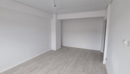 Apartament 2 camere + gradina - decomandat - Bucium