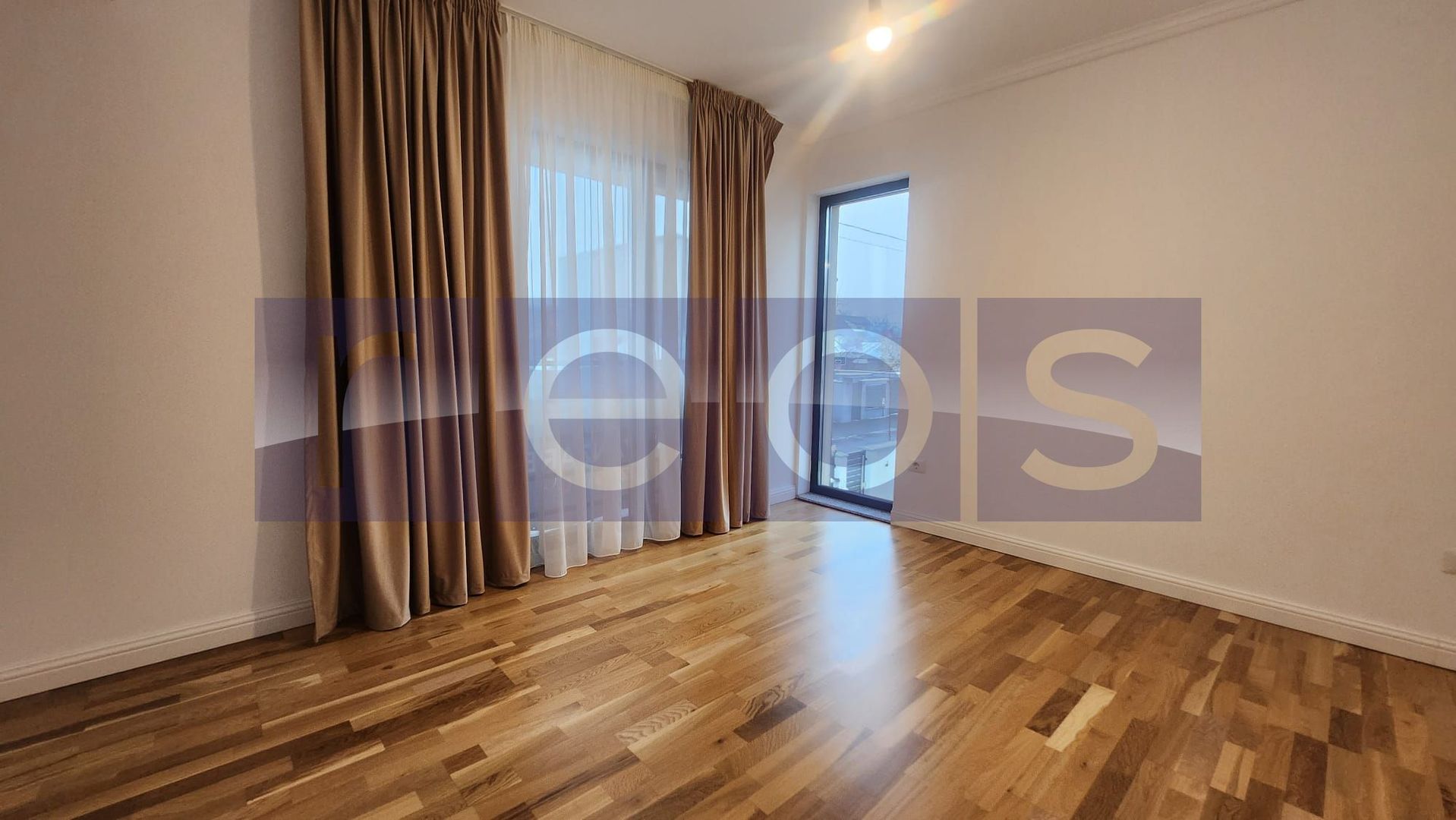 VANZARE VILA | 4 CAMERE | 126 MP | STRAULESTI - Poză 12