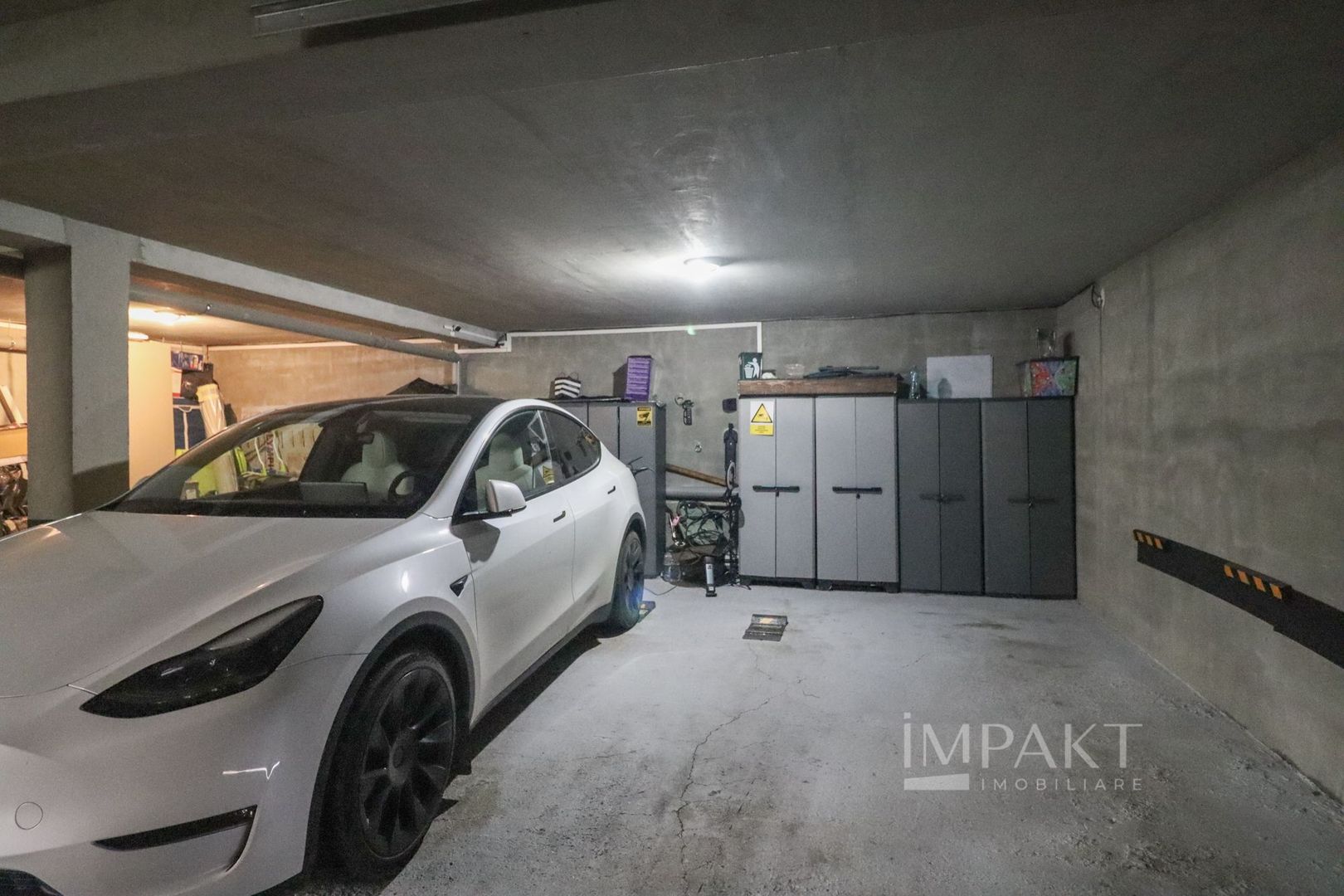 Apartament spatios cu balcon si terasa, complet mobilat, Europa! - Poză 25