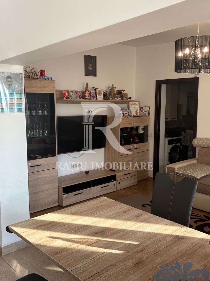 Apartament cu 3 camere | Decebal | Oradea - Poză 3