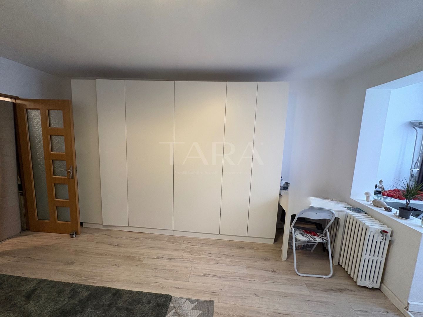 Garsonieră renovată, mobilată și utilată, cu parcare, zona semicentral - Poză 2