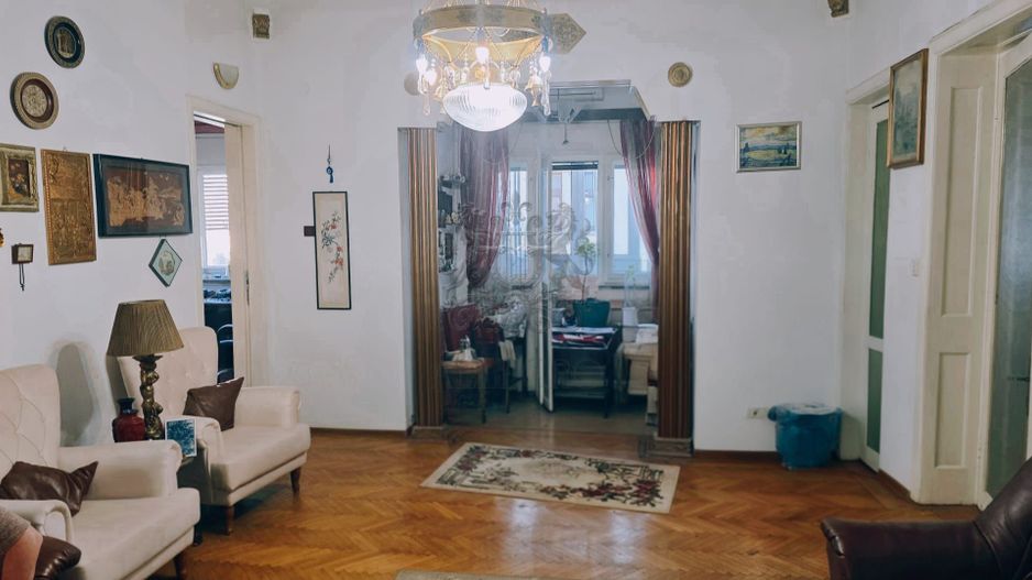 Piata Romana | Apartament | 188mp | 5 Camere | 5 Balcoane | 1934 - Poză 1