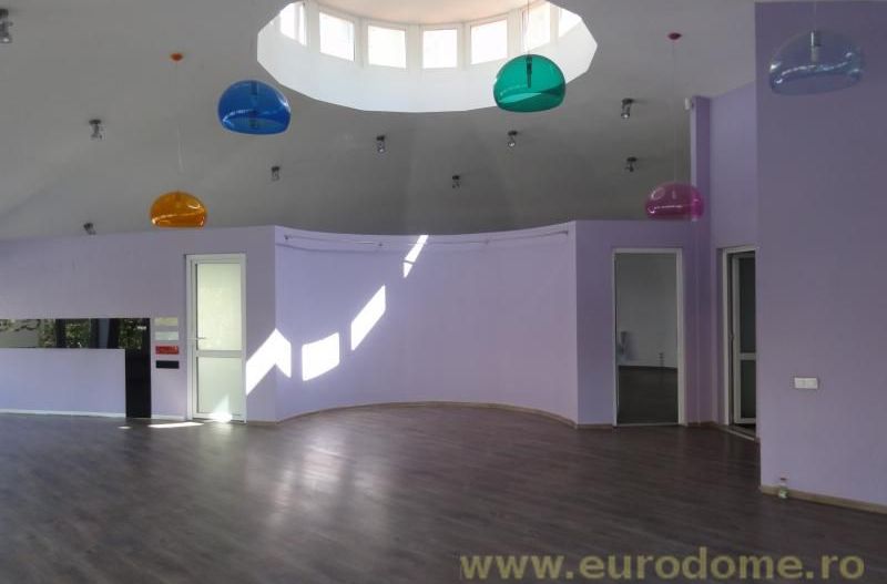 Vanzare cladire (spatiu amenajat 700 mp). - Poză 2