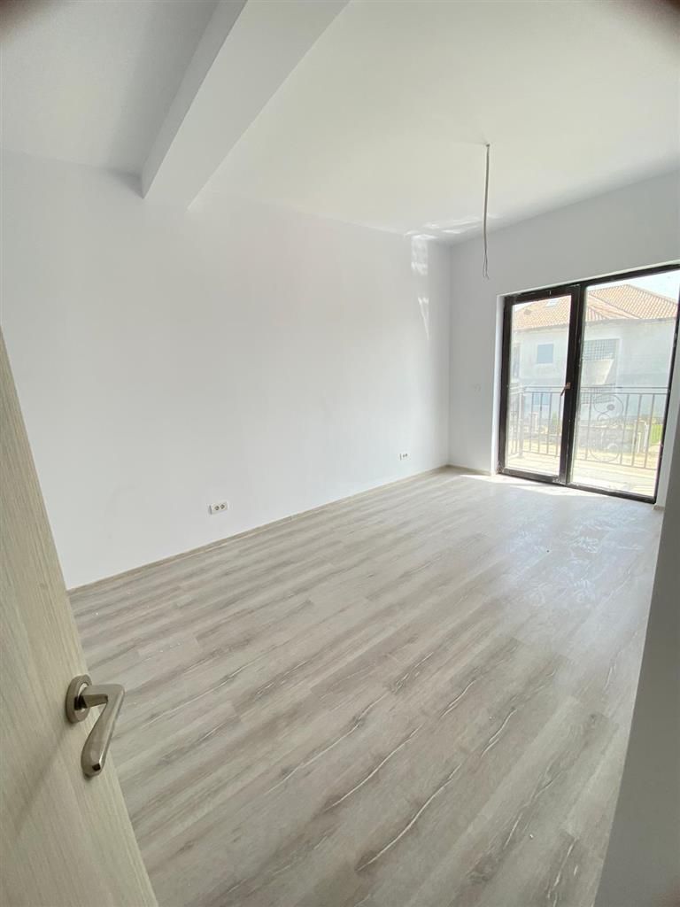 Vand duplex P+E 120mp 3 bai 4 dormitoare Mosnita Noua - Poză 18