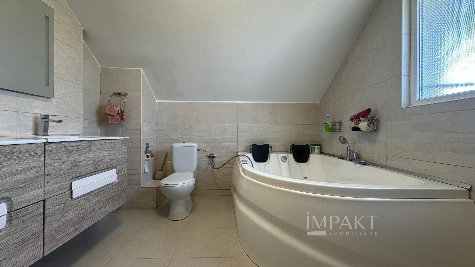 Vila cu sala de fitness, sauna, jacuzzi, zona de top - Andrei Muresanu - Poză 30