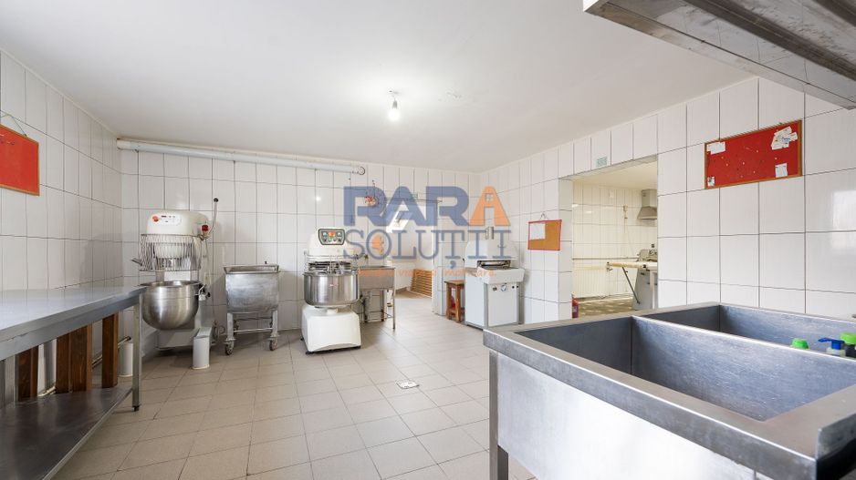 Spațiu de producție cu dotări complete: brutărie, patiserie și magazin - Poză 16