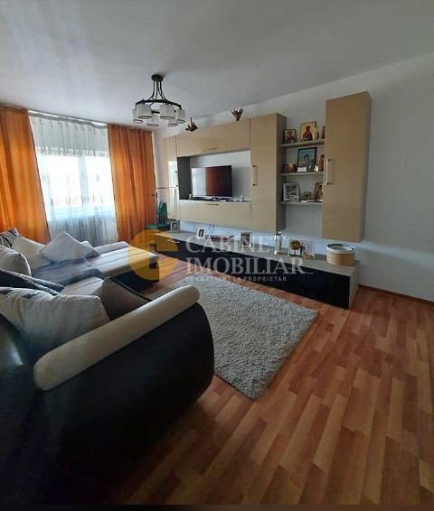 Etaj 1, bloc din 1982, zona Dacia-2 camere decomandat - Poză 1