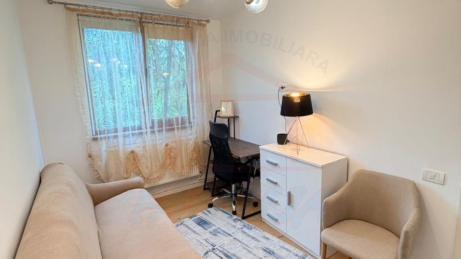 APARTAMENT CU 3 CAMERE DE ÎNCHIRIAT | ETAJ 3 | ȚIGLINA 1 - Poză 2