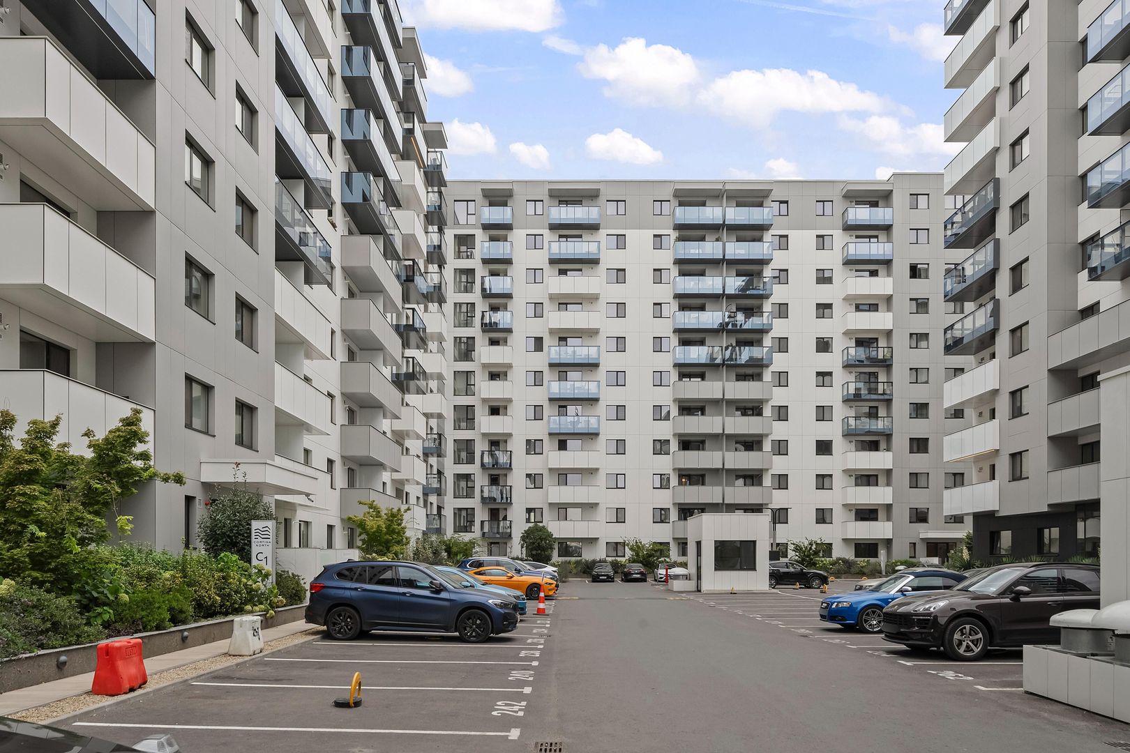 DE VANZARE APARTAMENT 3 CAMERE MOBILAT UTILAT CORTINA NORTH - Poză 18