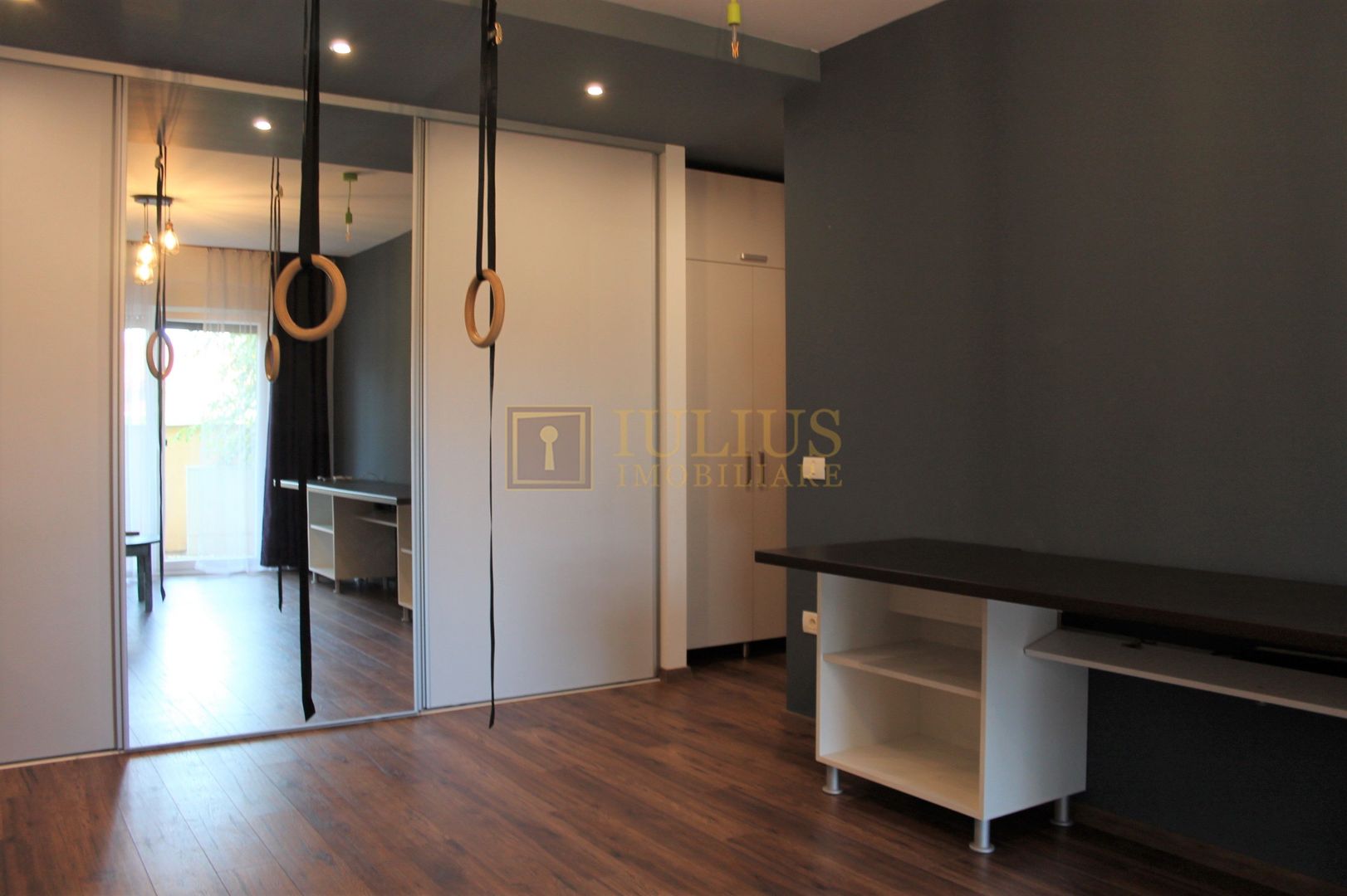 Apartament cu terasa la parter in complex, deosebit, zona linistita. - Poză 2