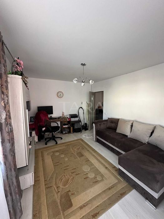 Vanzare apartament central, Floresti. - Poză 3